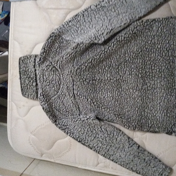 A jacket - Picture 2 of 3